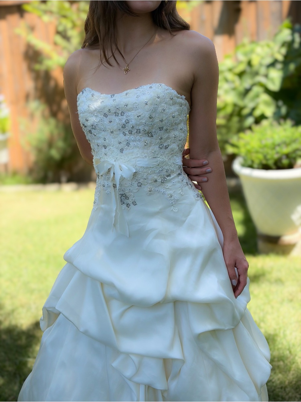 Monique Lhuillier Vintage Ivory Beaded Lace Wedding Gown 0-2